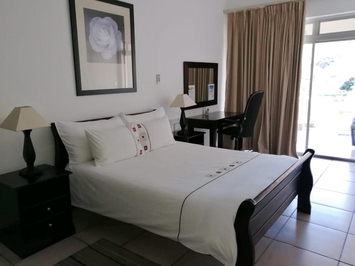 Sunset Boulevard Riverlodge Парл Экстерьер фото