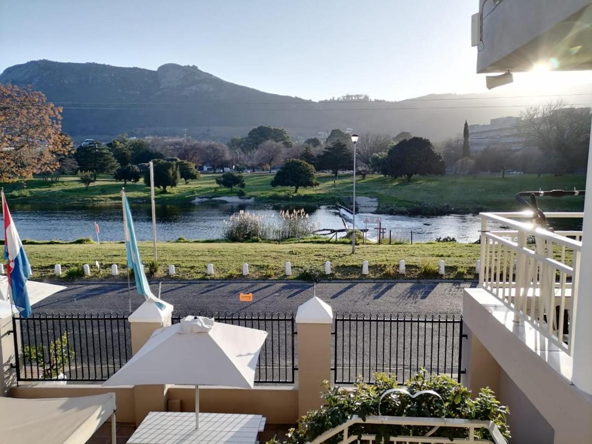 Sunset Boulevard Riverlodge Парл Экстерьер фото
