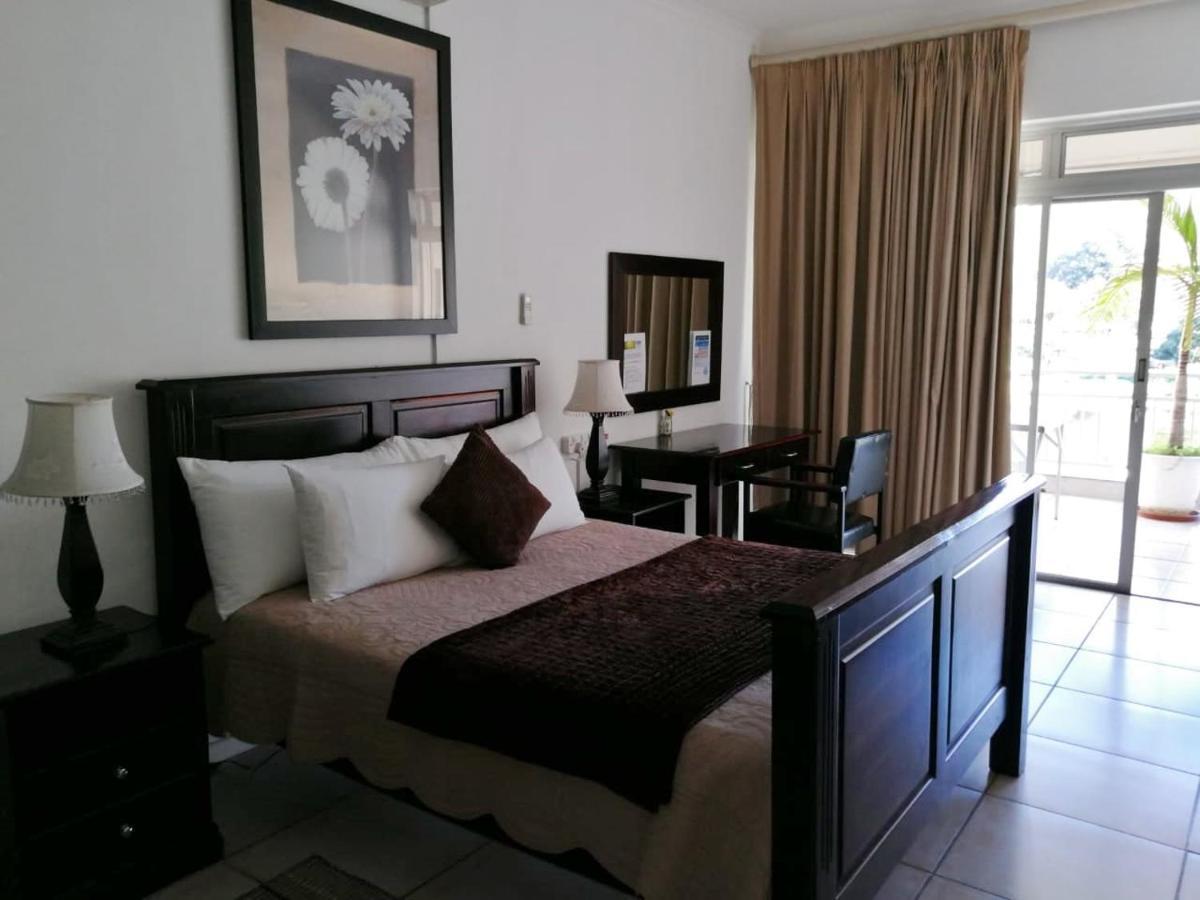 Sunset Boulevard Riverlodge Парл Экстерьер фото