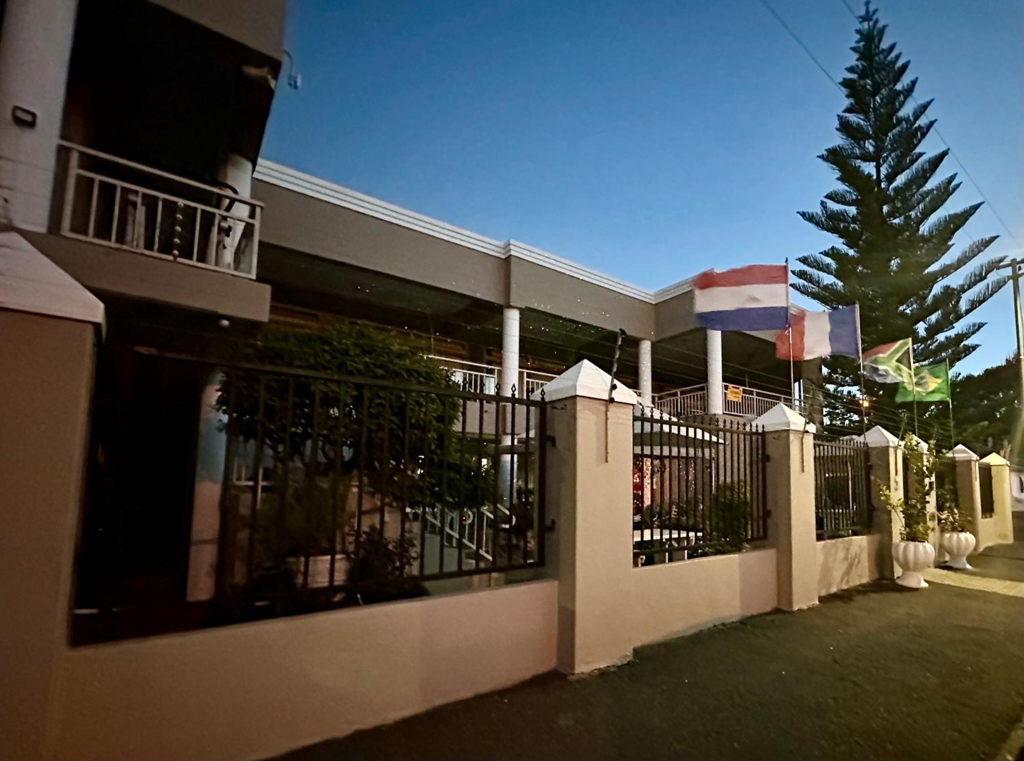 Sunset Boulevard Riverlodge Парл Экстерьер фото